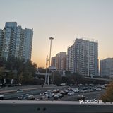 帝都的朝阳中......
