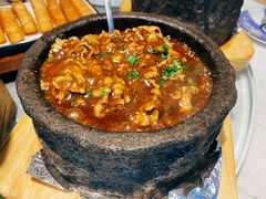 石锅黑椒土豆肥牛-小吴越·江浙融合菜(惠山万达广场店)