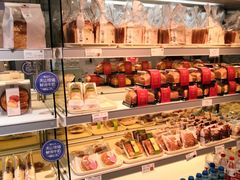 面包甜点陈列柜-绿姿鲜奶烘焙(临城店)