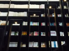 -钟书阁(松江泰晤士小镇店)