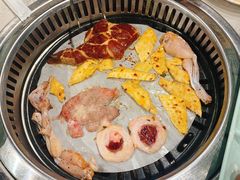 -汉金城海鲜烤肉自助百汇(威海威高广场店)