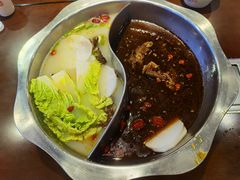 鸳鸯锅-亿诣蝎府炸酱面羊蝎子火锅(酷车小镇店)
