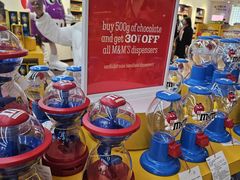 -m豆巧克力世界(上海世茂广场店)