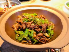 碾辣椒炒肉-吃饭皇帝大土家民族菜(正大广场店)