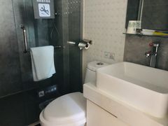 -7天连锁酒店(上海徐家汇龙华路地铁站店)