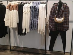 -URBAN REVIVO(上海中庚漫游城店)