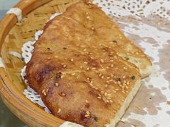 特色葱油饼-萬家灯火·私房湘菜·22年老手艺(南岭大道店)