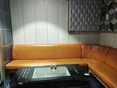 -蓝尊量贩(黄河路店)