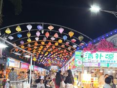 -亚龙湾亚泰商业街