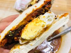 -清真马乐贝腊牛肉蛋黄菜夹馍(马蓉洒金桥店)