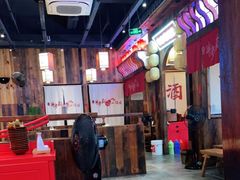 大堂-先启半步颠小酒馆(白麓里店)