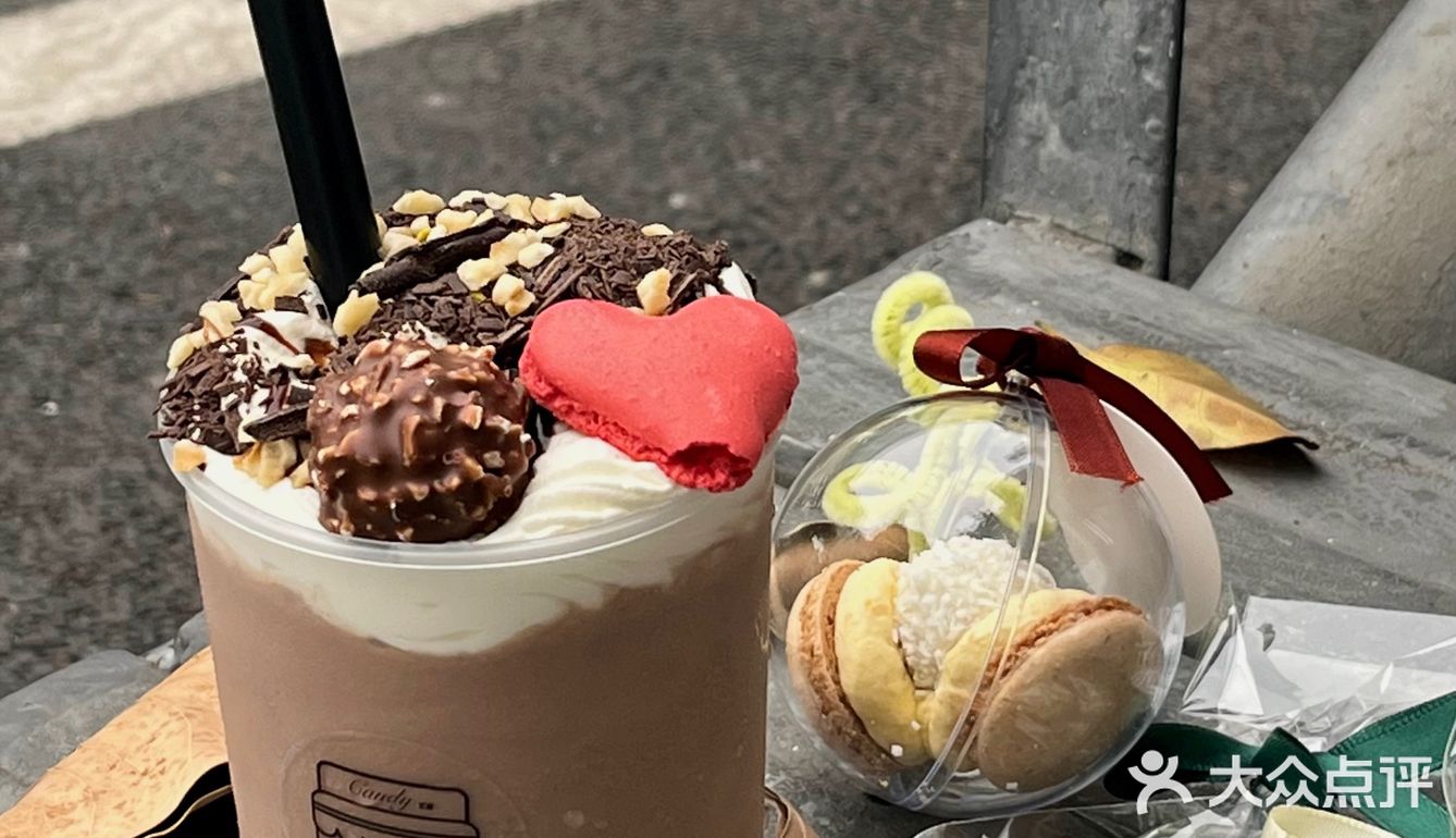 中山来了🩰快闪“费列罗”奶昔&马卡龙🎪探店