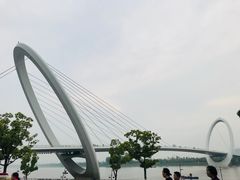 -南京眼步行桥