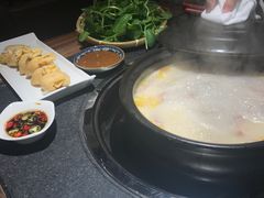 -大匠工房古船木艺术餐厅·猪肚鸡专门店(长白仙岛店)
