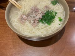 -亮亮面馆(经六路店)