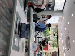 -荣耀授权专卖店(黄浦浙江中路店)
