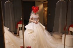 点击看大图 -GRACE KELLY婚纱与礼服(北京店)