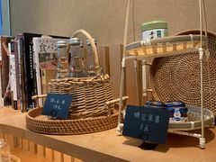 -天井·丑面包搭咖啡