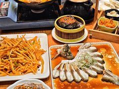 -莲餐厅·湖北菜·潜江小龙虾店(愚园路店)