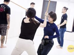 -菠萝格斗巴西柔术训练馆