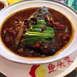东四路口打着老北京菜的融合菜