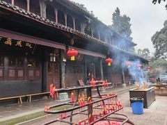 -峨眉山报国寺