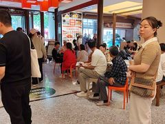 -阿瓦山寨·湘菜现炒·剁椒鱼头王(咸阳总店)