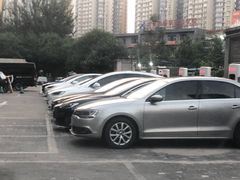 -新荟城购物中心-停车场