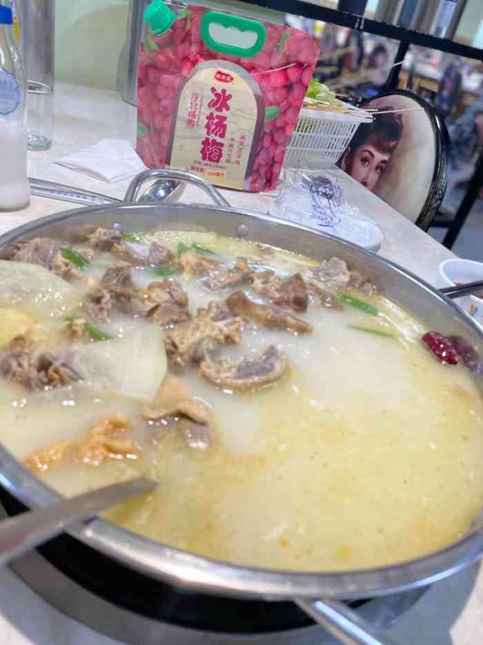 教场咸货火锅(国庆路店)-"非常火爆的网红咸货串串店,之前被退伍劝退.