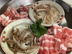 -捞小鲜虾滑海鲜自助火锅(嵊州吾悦店)