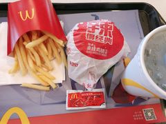 -麦当劳(乳山路店)