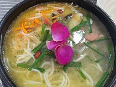 -双桥园·云南过桥米线(古城南门店)