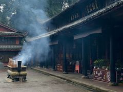 -峨眉山报国寺
