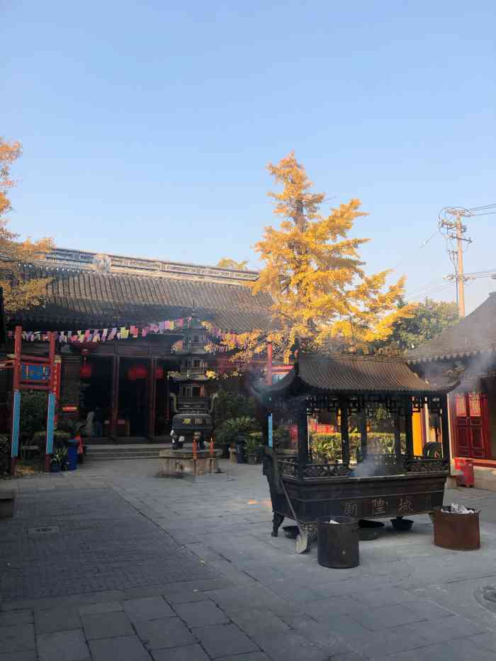 打分 苏州本地城隍庙,很安静,可以求签请平安符