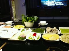 -唯爱KTV聚会餐厅(仙林东城汇店)