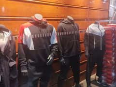 -五环Outlets(高新工厂店)