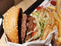 -The Habit Burger Grill 哈比特汉堡(复兴soho店)