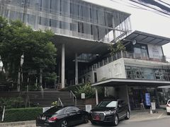 -ROAST coffee & eatery