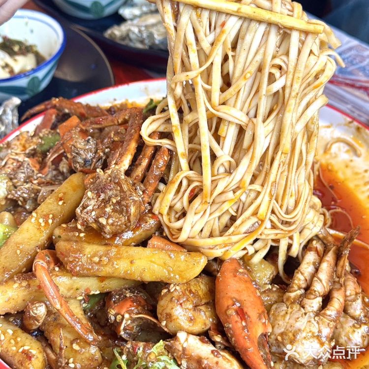 🦞昆明海鲜脑袋集合！这家大排档鲜到舔手指‼️