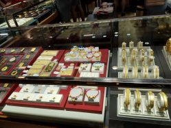 -周大福荟馆JEWELRIA(宝安南路华润万象城店)