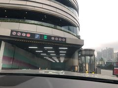 -白玉兰广场停车场