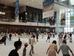 -冰纷万象滑冰场(深圳万象城店)