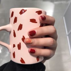 -美斯洛美甲美睫连锁店