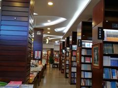 -新华书店(泉城路店)