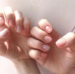 -爱美睫美甲会馆
