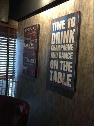 -鳌首刺青纹身 穿孔饰品店