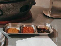 -围炉肉舍•炭烤活鳗•丹东海鲜烤肉(步行街店)