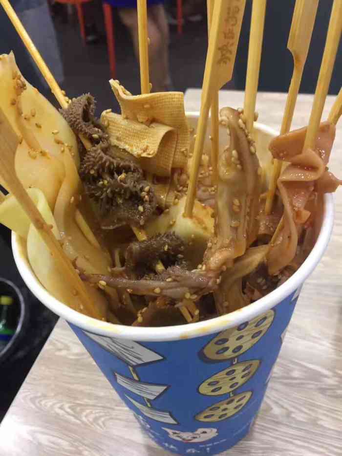 快乐猫藤椒串串(食品街店)-"食品街新开的串串,一种新的串串吃法啊,斜