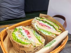 招牌吞拿鱼厚蛋三明治-萤火虫咖啡(砖著店)
