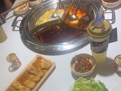 -老房老舍重庆火锅(假日城市店)